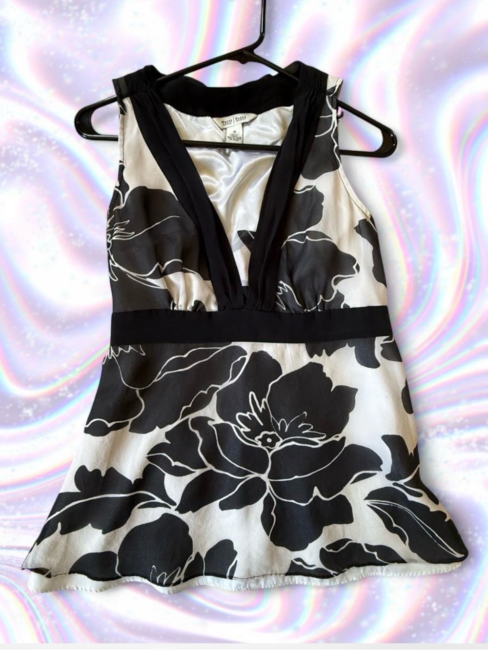 White & Black Floral V-Neck Sleeveless Top by White House Black Market